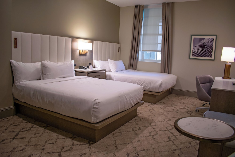 Grand, Standard, 2 Queen Beds, Accessible