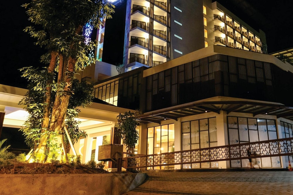 ILLIRA Hotel Banyuwangi 8/56