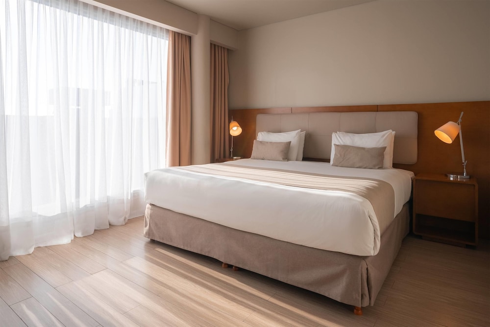 SUPERIOR, KING BED