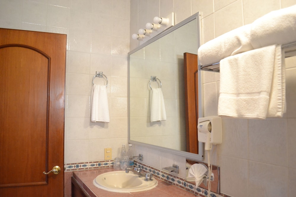 Hotel Maria Isabel 25/69