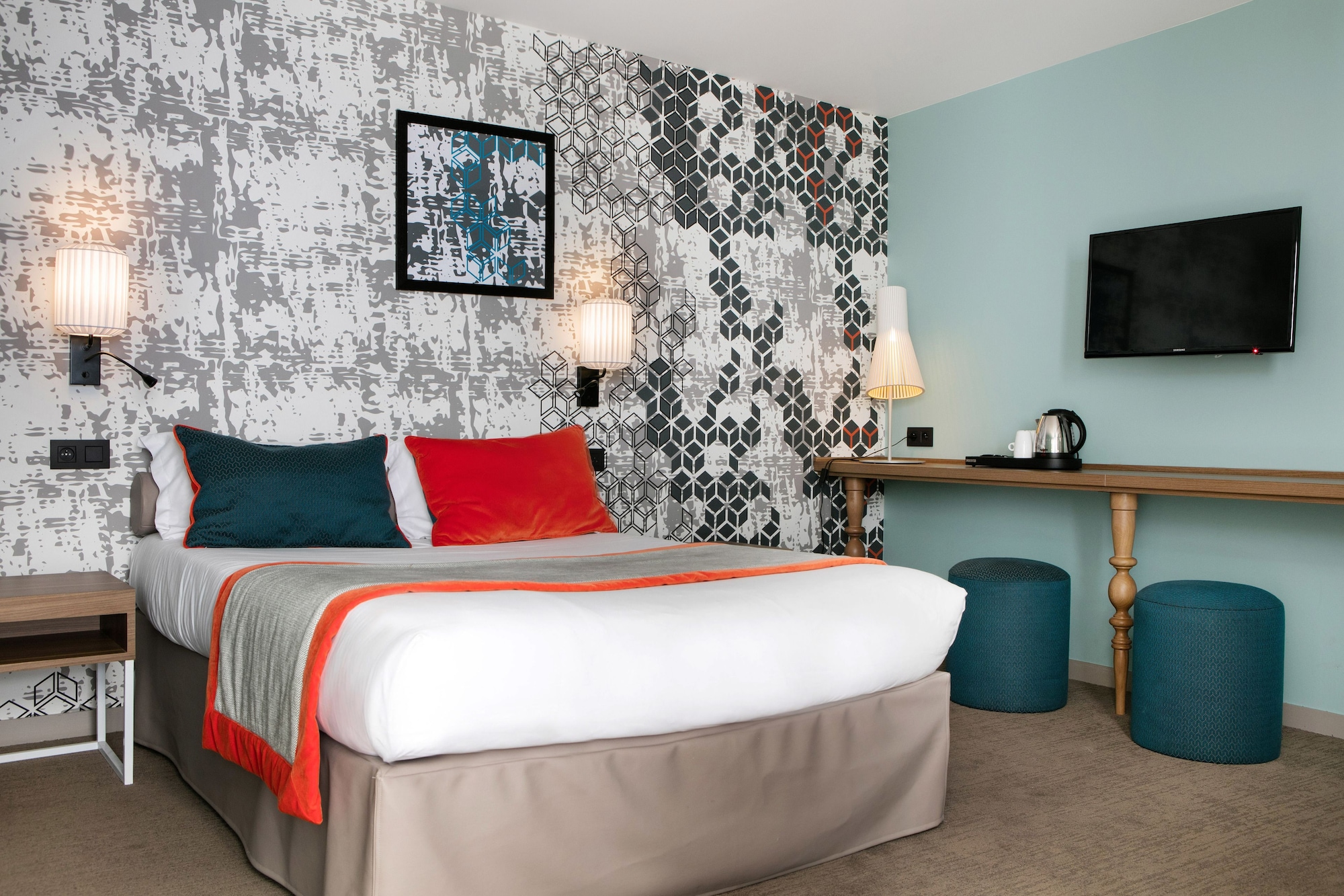 ROOM, TRIPLE