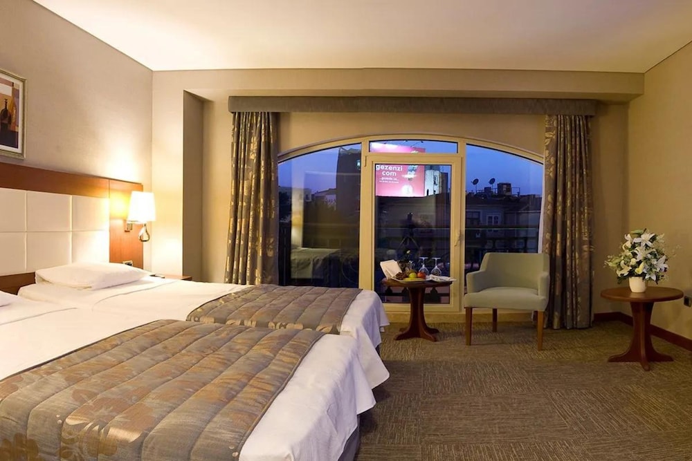 Innpera Hotel 10/50