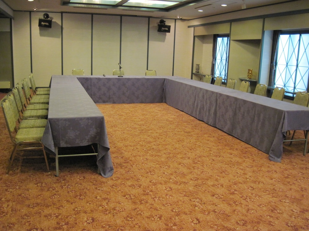 Kasuga Hotel 36/47