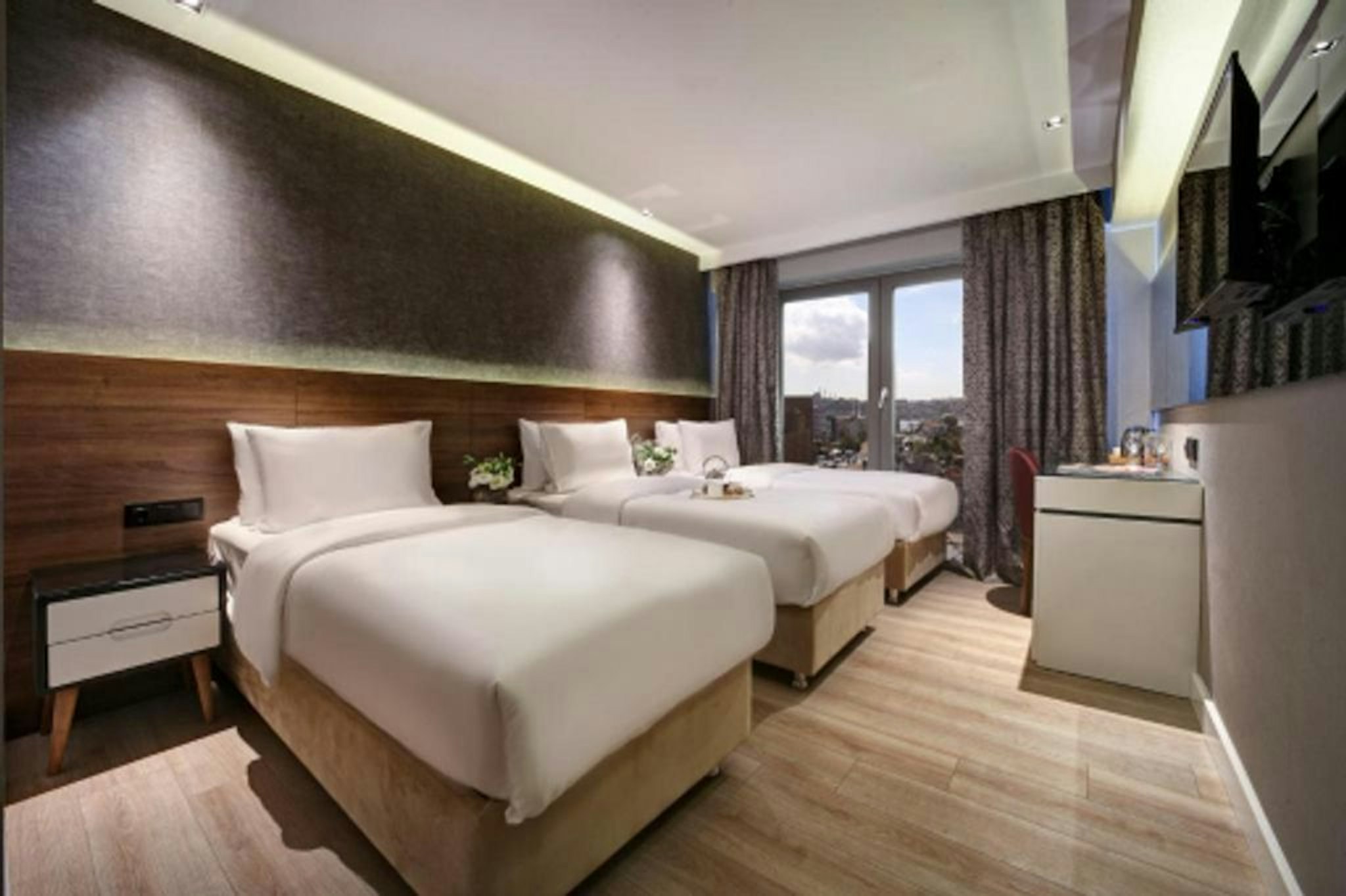 Dora Pera Hotel 24/63