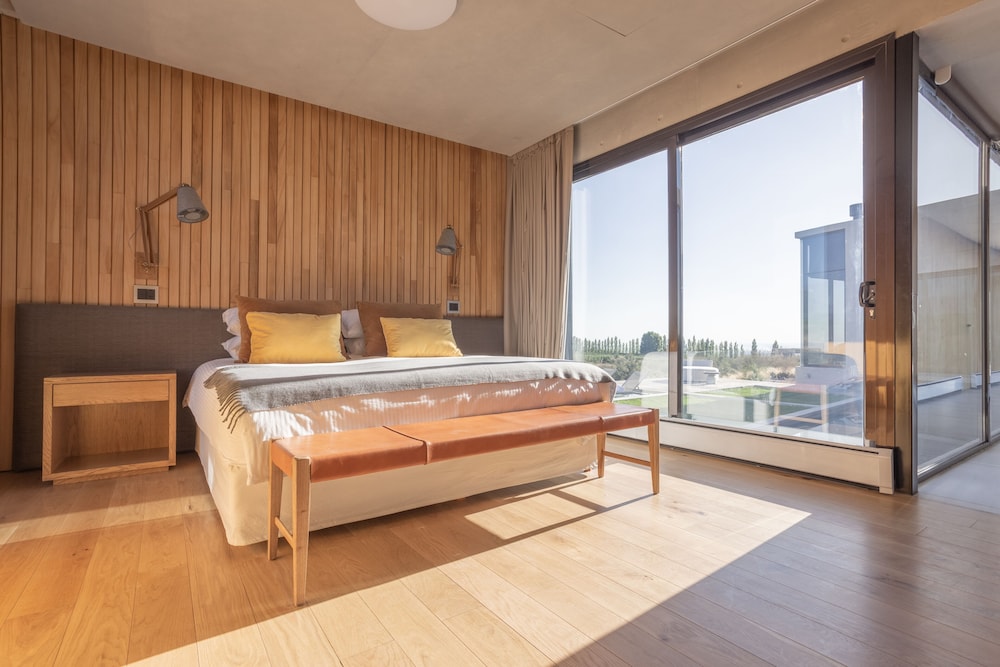 Luxury, Town House, 1 King and 2 Queen Beds