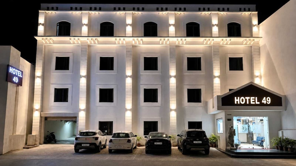 Hotel 49 1/36