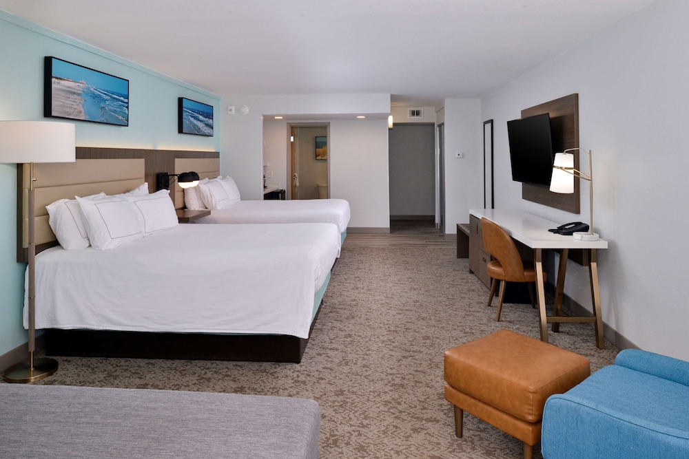 Family, 2 Queen Beds, Bay View, Corner