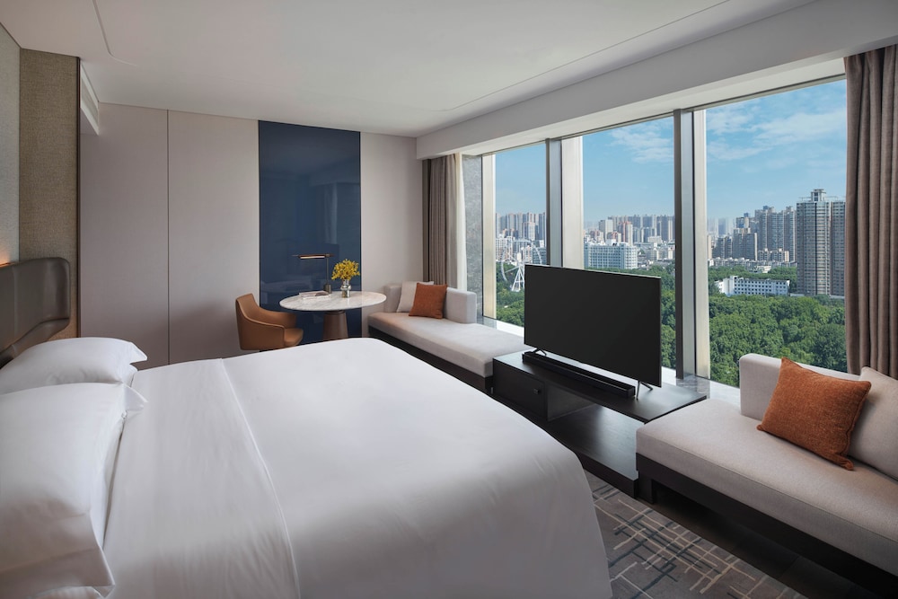 1 Bedroom, Study, Suite, King Bed