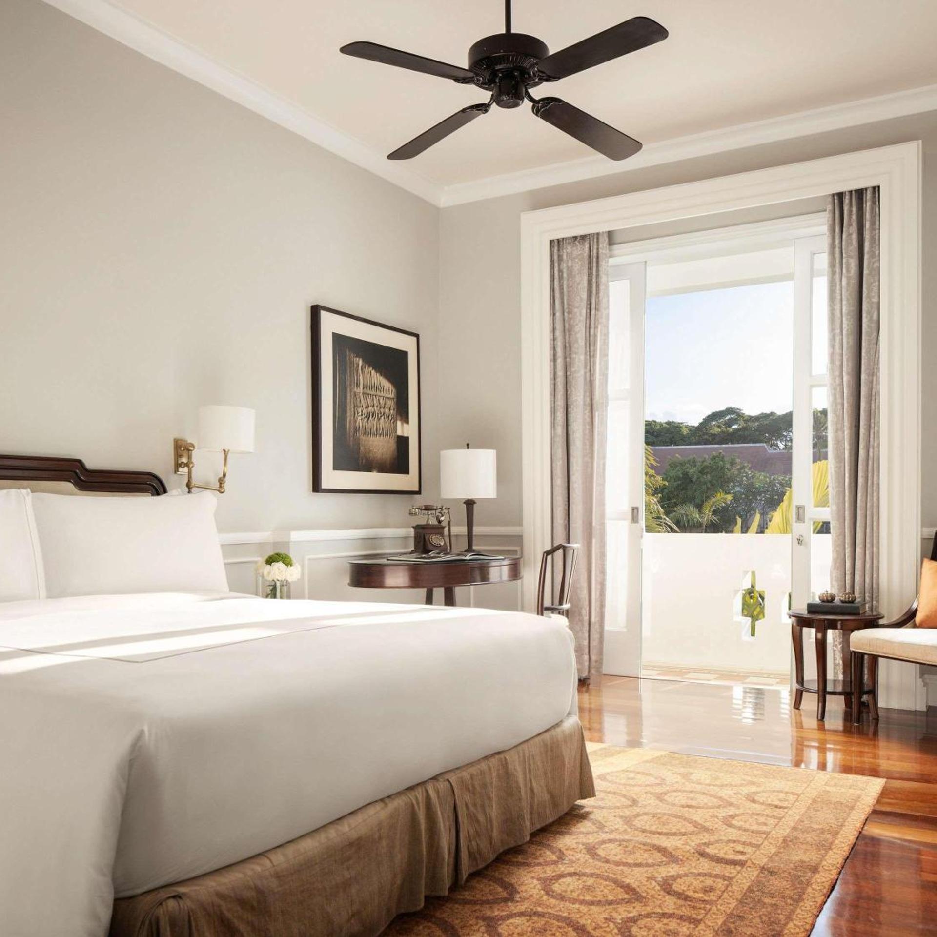 Colonial, Suite, King Bed, Garden View