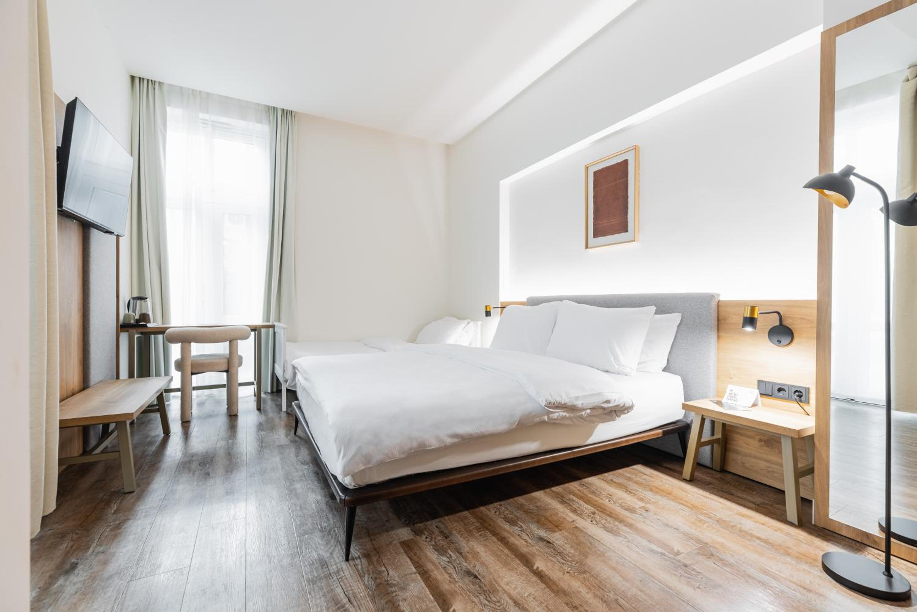 Room, Triple