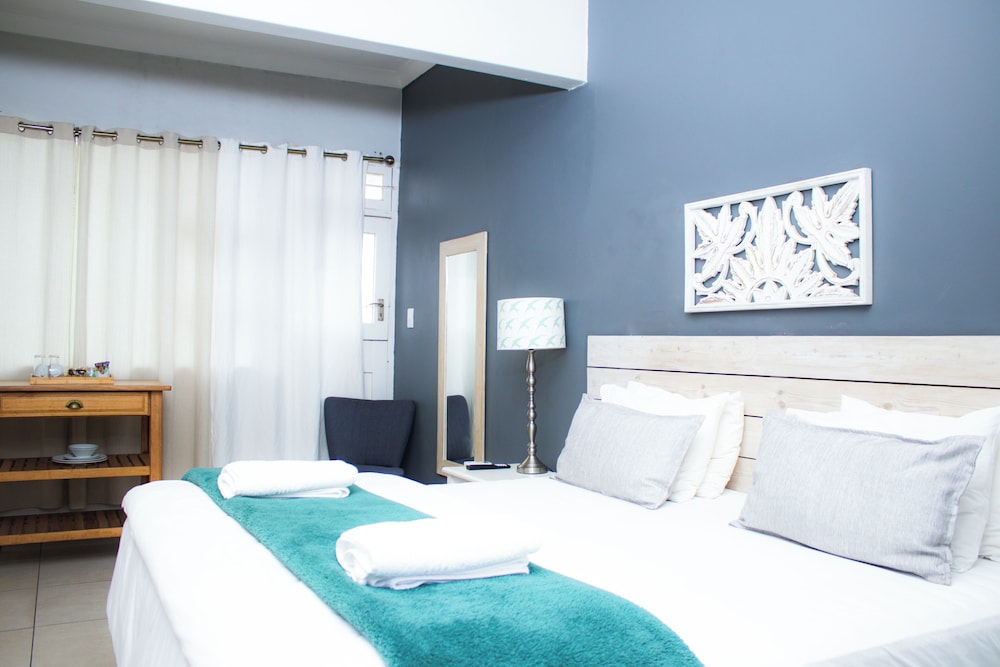 Room, Twin Beds