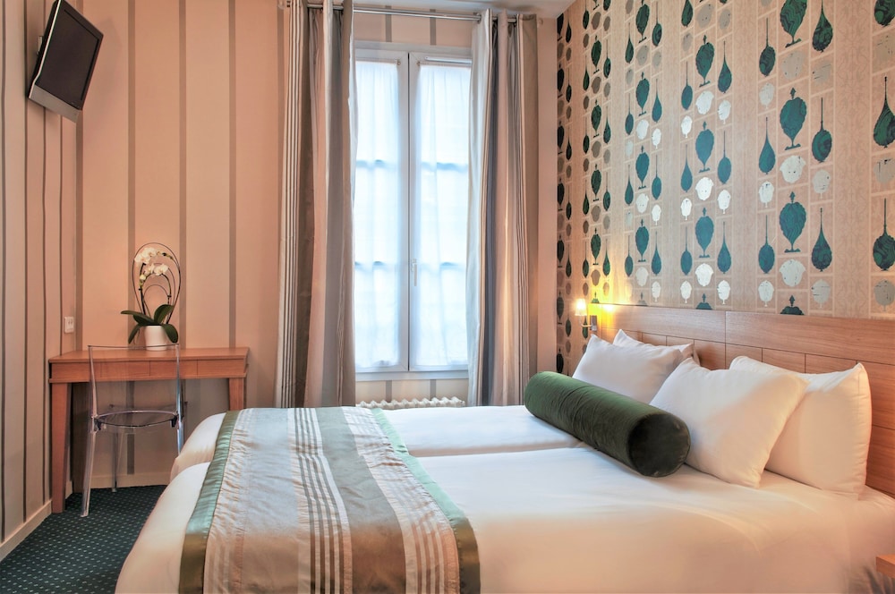 Hotel Romance Malesherbes By Patrick Hayat Formerly Romance Malesherbes 19/66
