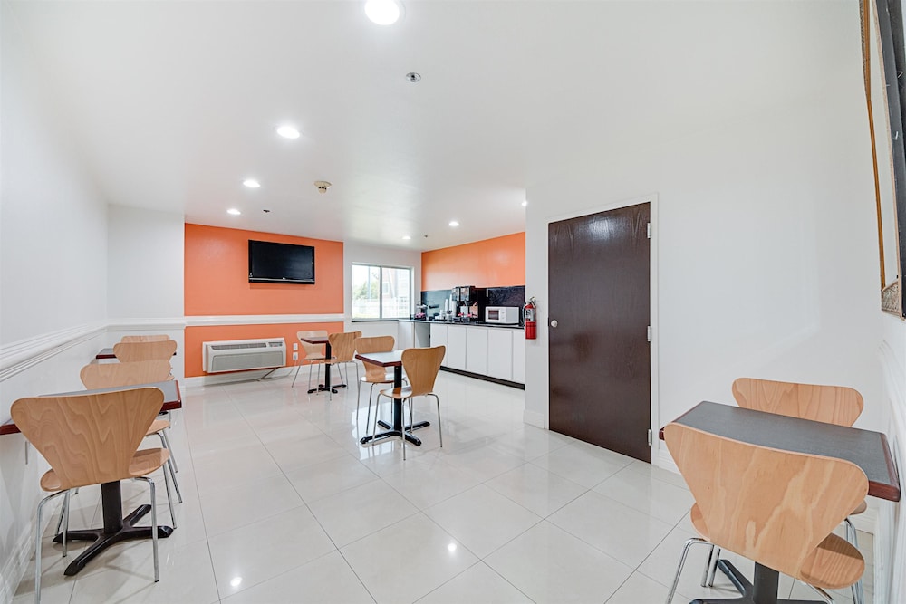 Motel6 McAllen, TX - East 47/60