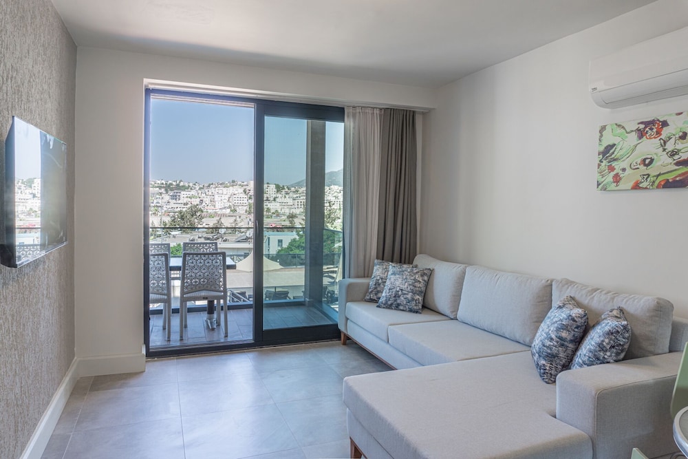 Bodrum Beach Resort 50/65