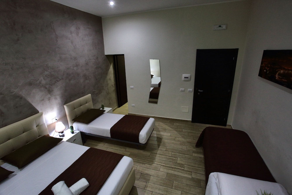 Napoli City Rooms 28/49