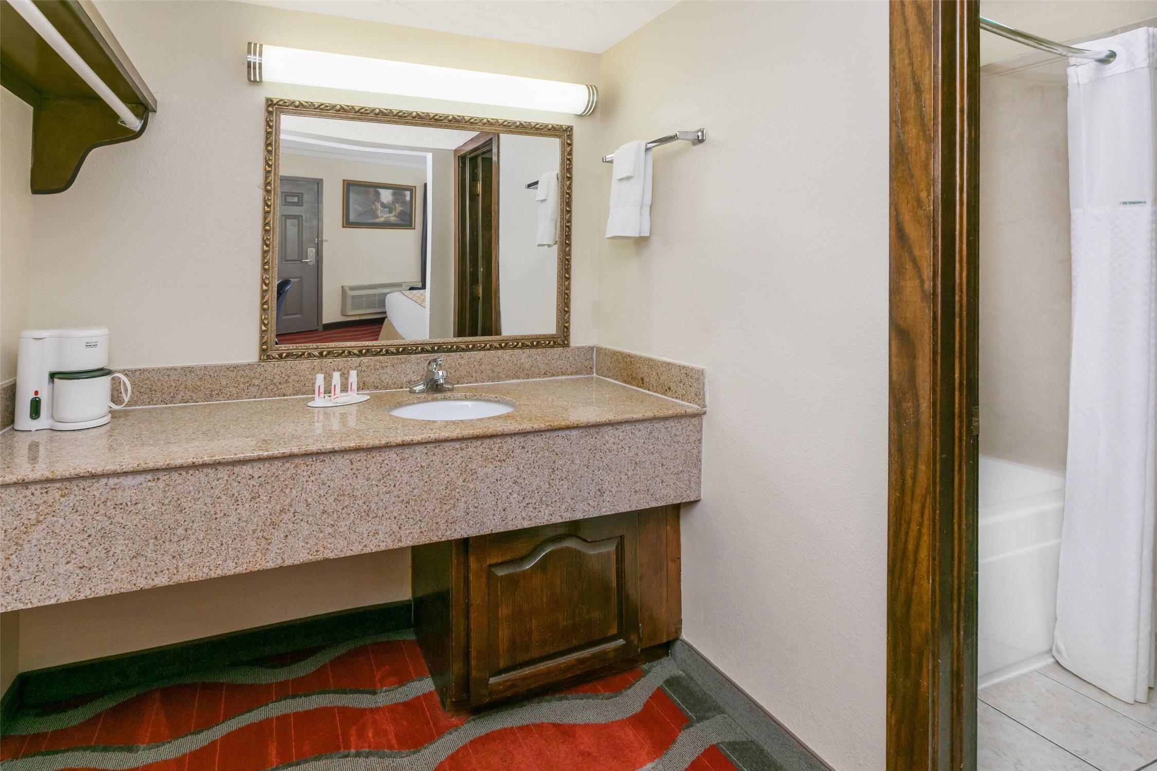 Super 8 by Wyndham Norman West OK 6/7