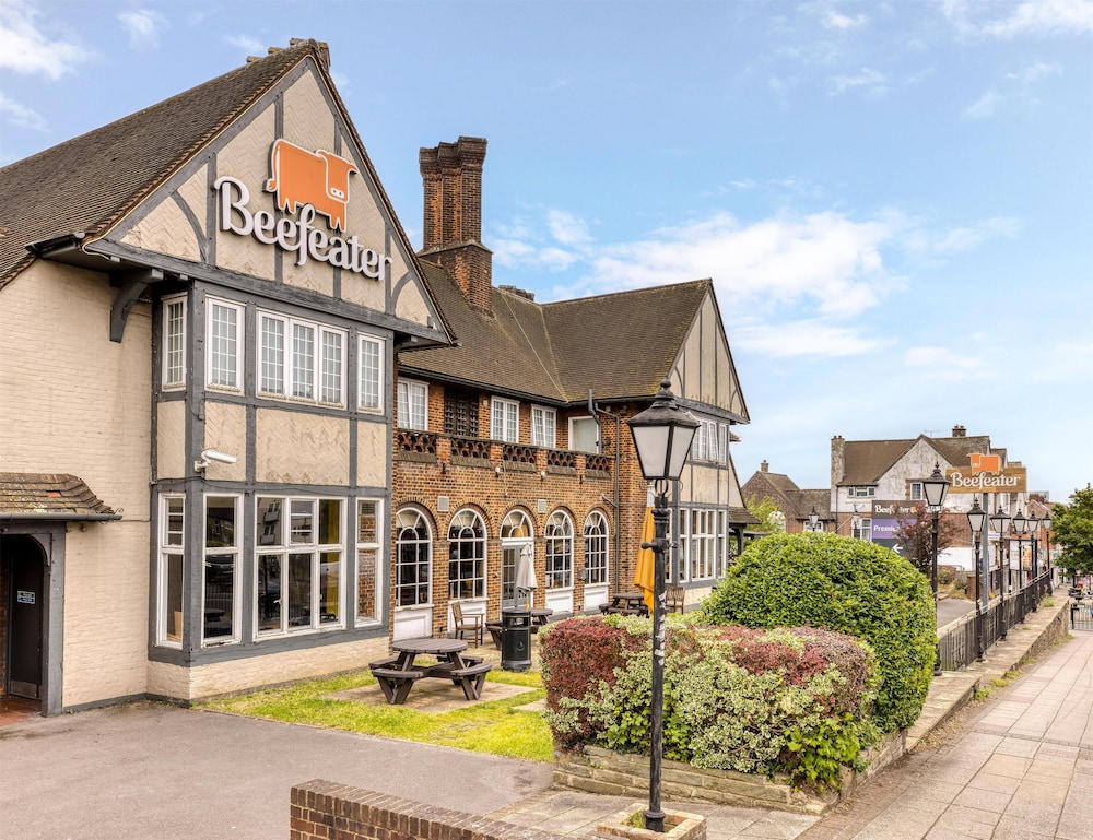 Premier Inn London Harrow in LONDON