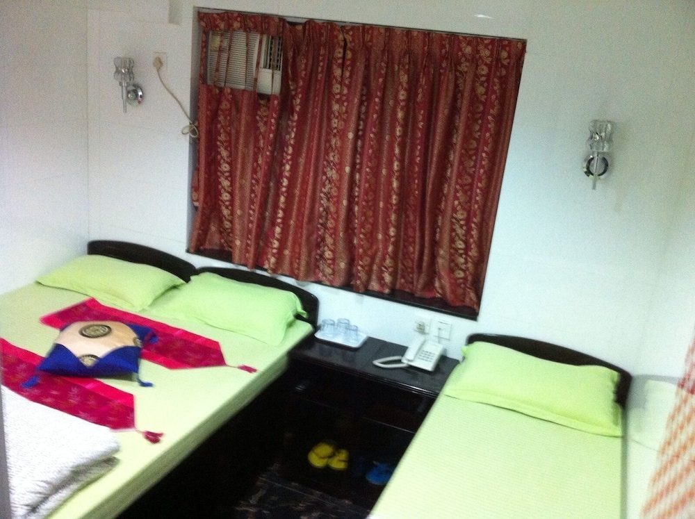 Marrigold Hostel 32/64
