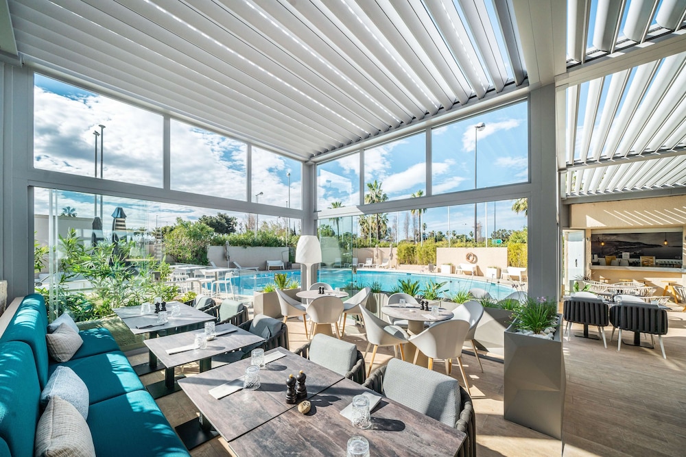 radisson hotel nice airport 55/82