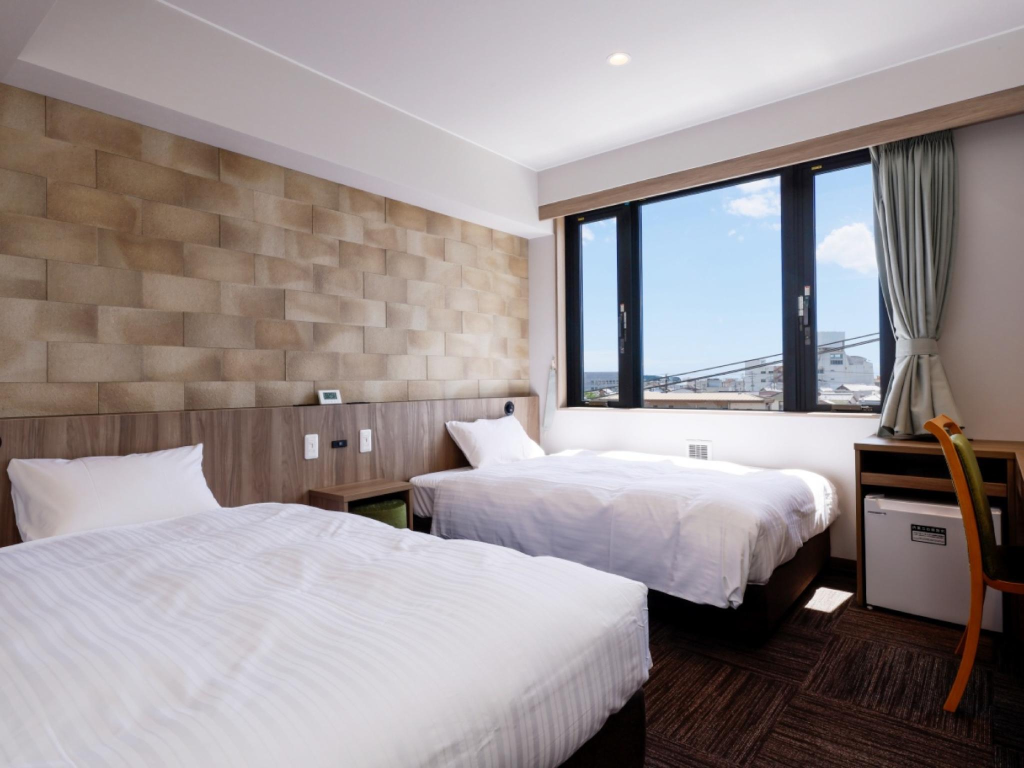 Semi Room, 2 Semi Double Beds