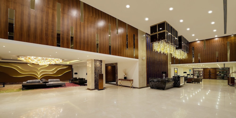 Sayaji Hotel 4/36