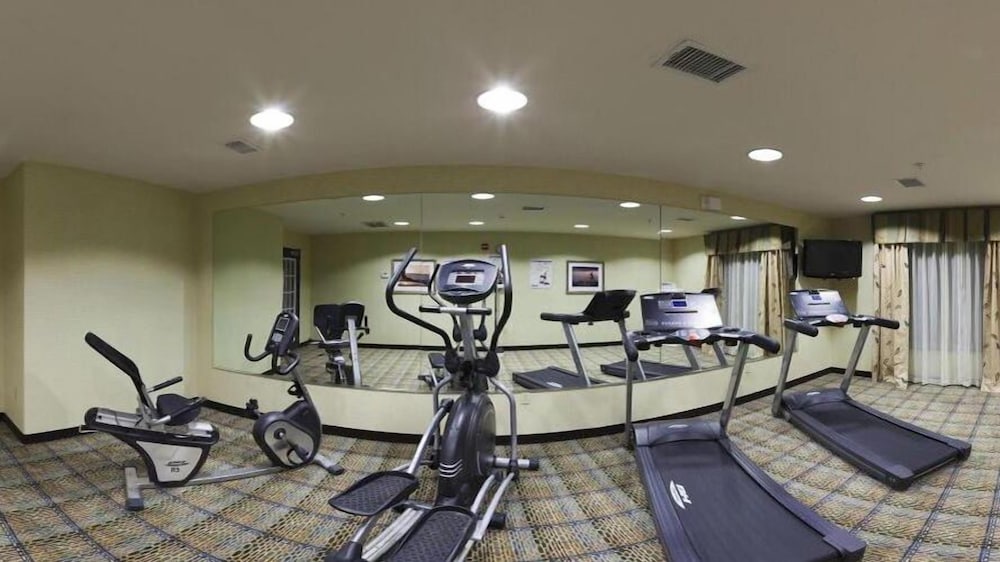 Holiday Inn Express Hotel & Suites Okmulgee 29/55