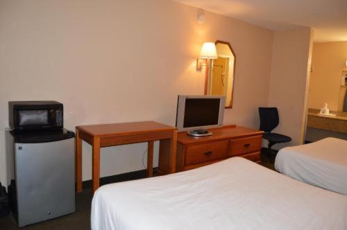 Americas Best Value Inn Gainesville, TX 13/27