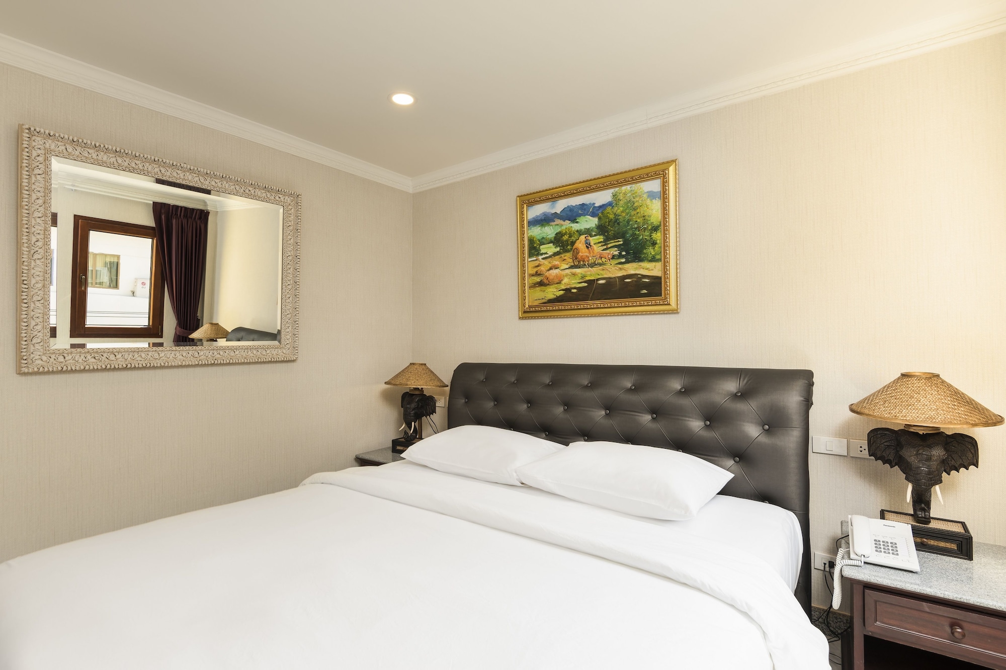 SUPERIOR, KING BED