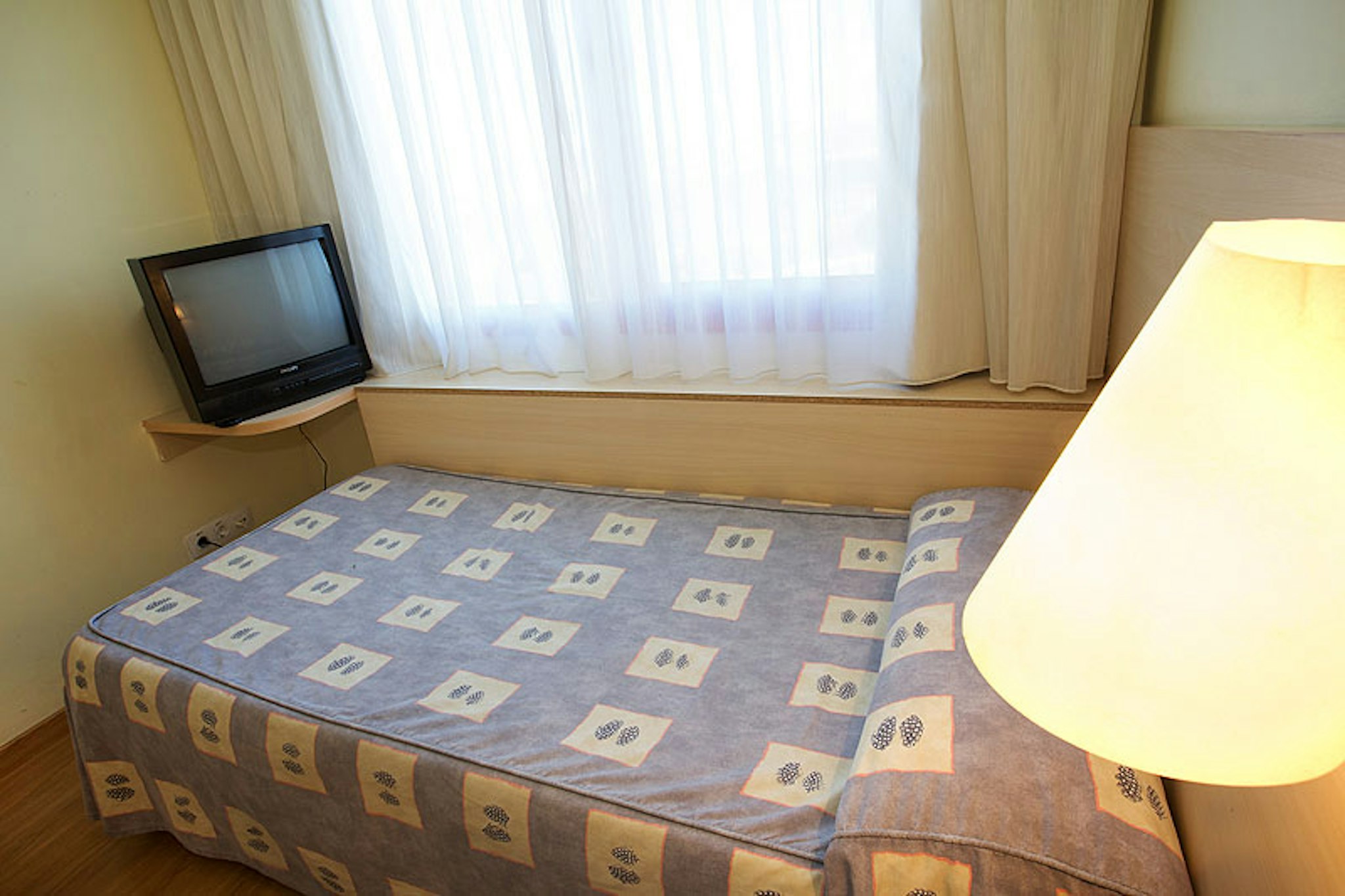 BASIC HOTEL 5/16