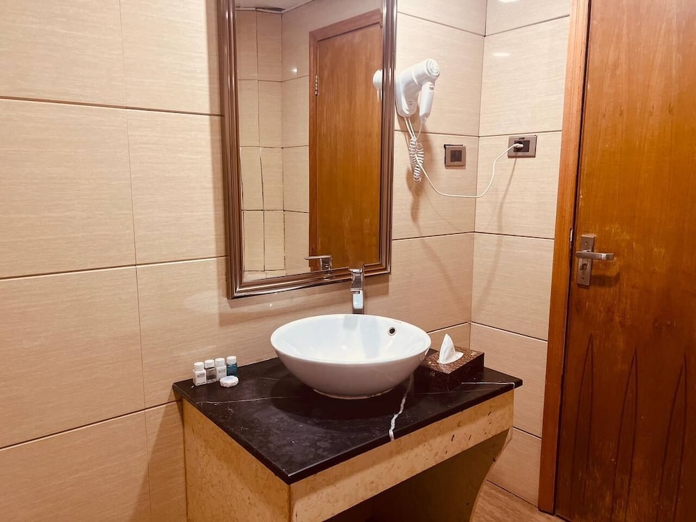 Inter Luxury Hotel 75/75