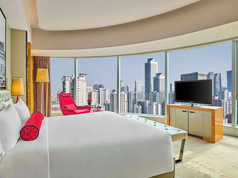 Artist, Comfort, Suite, King Bed