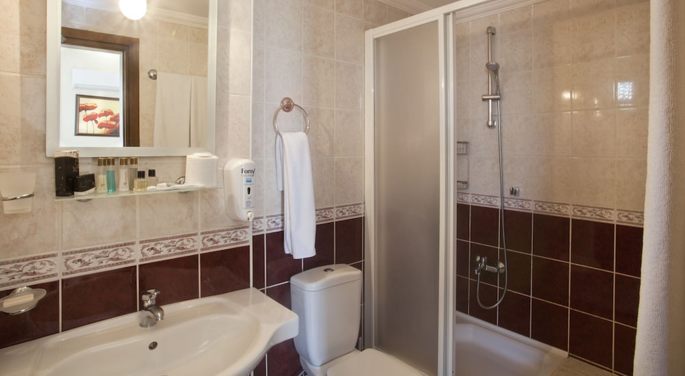 Triana Hotel 64/65