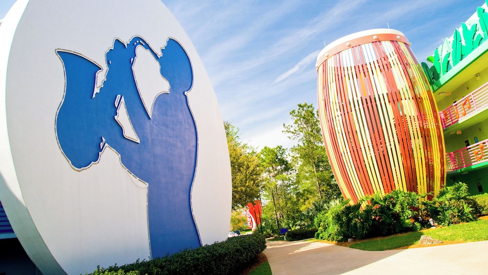 Disneys All Star Music Resort 6/50