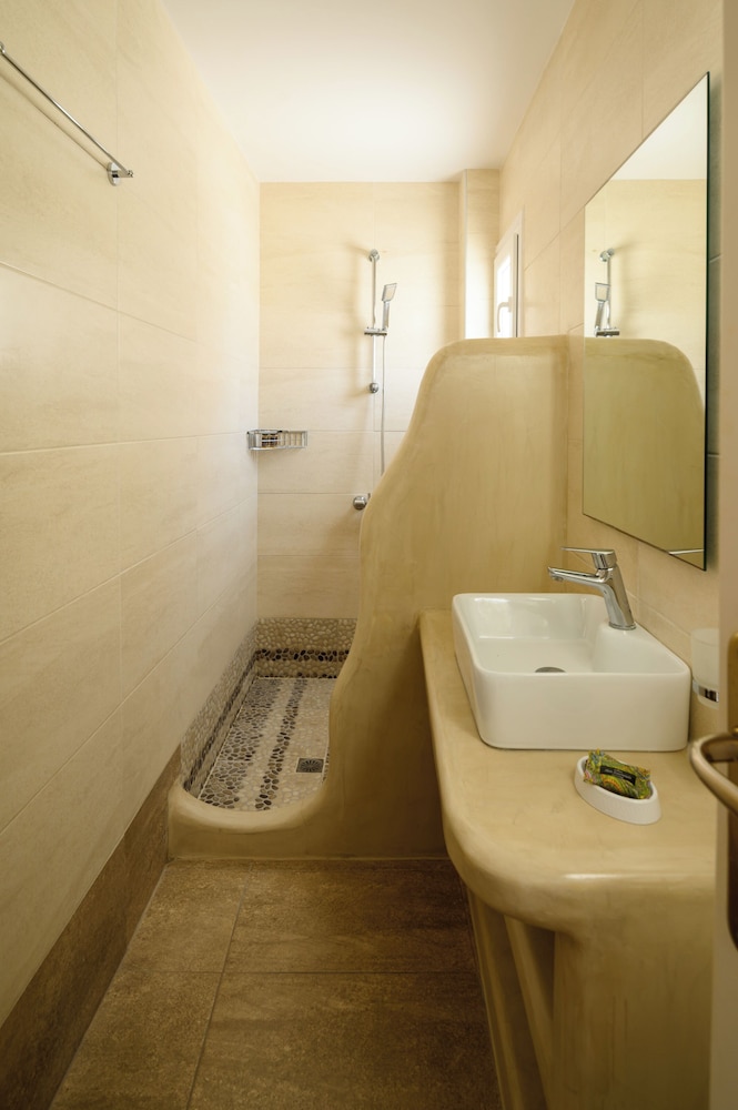 Selini Hotel - Adults Only 64/66