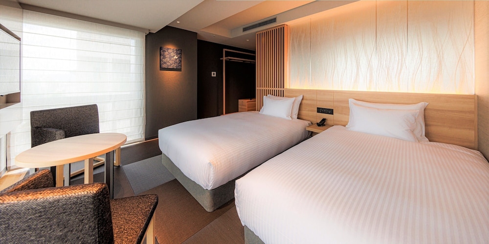 DELUXE, TWIN BEDS
