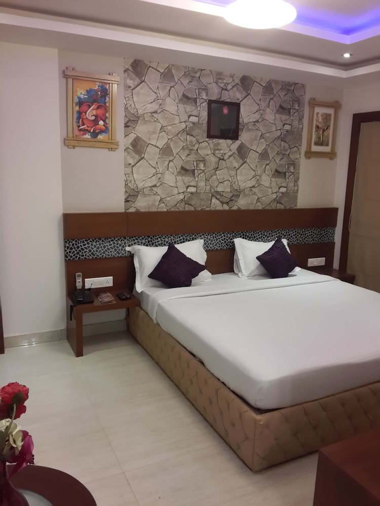 Icon Suites By Bhagini 27/50