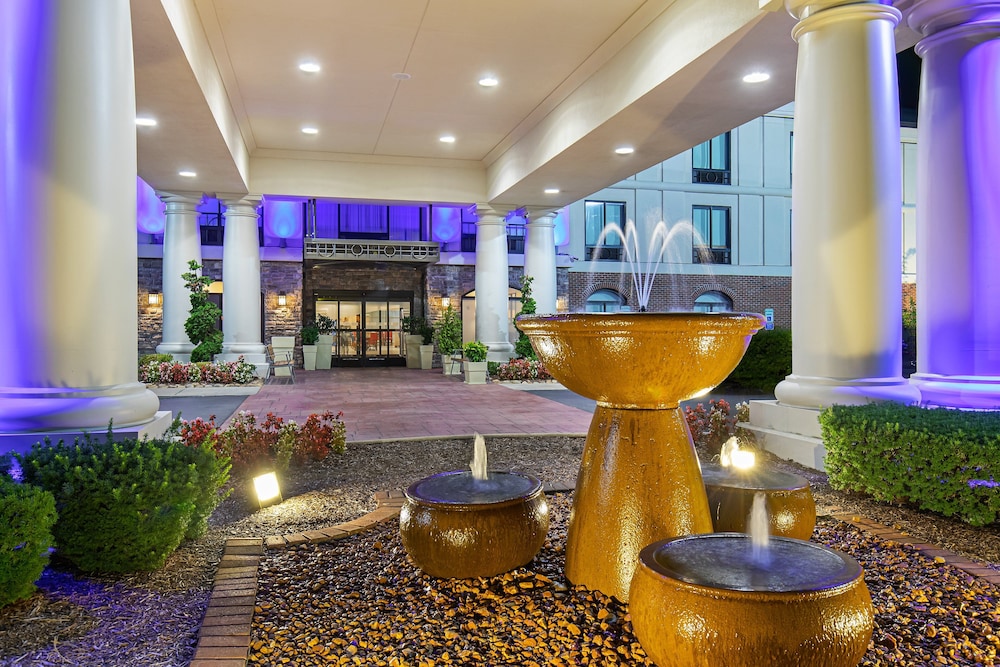 Holiday Inn Express Hotel and Suites Mt. Juliet-Nashville Area 32/70