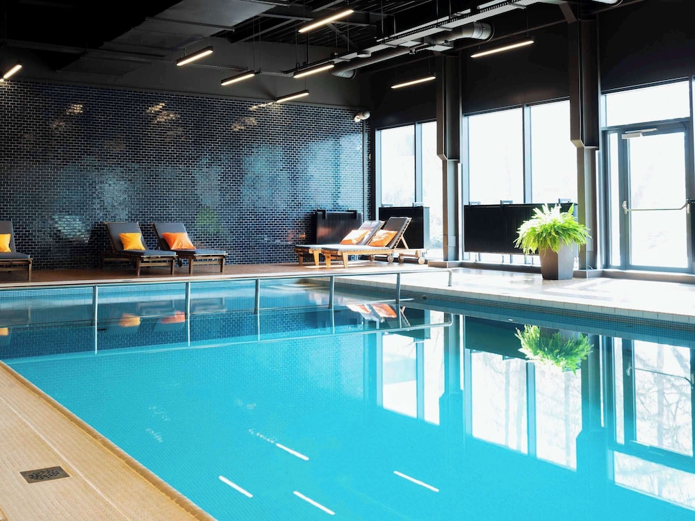 swimming pool spa