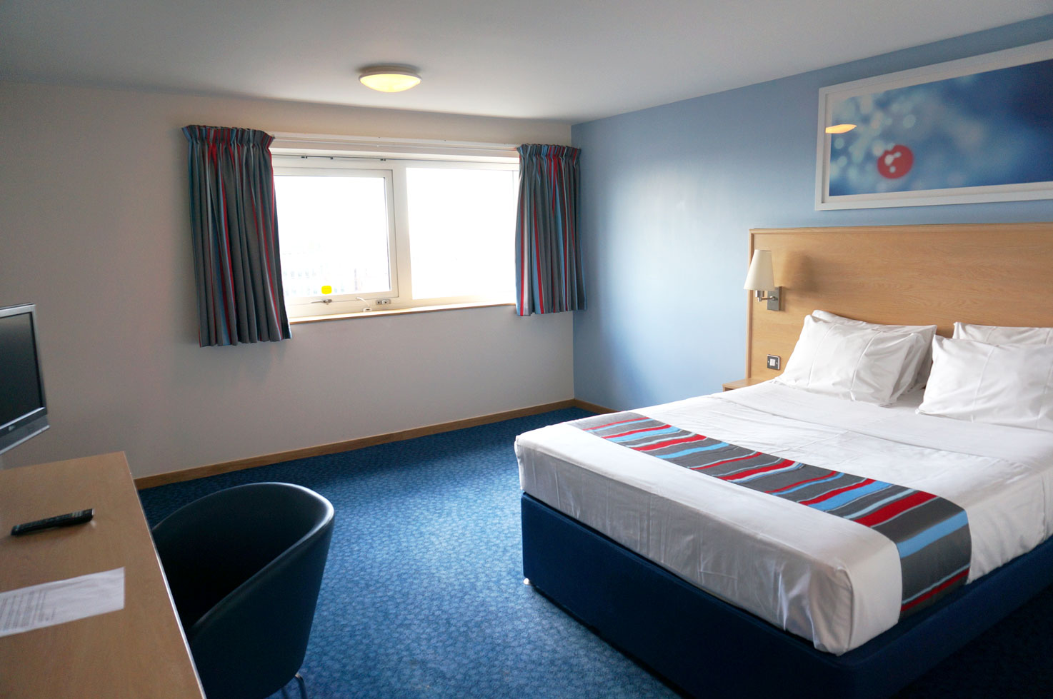 Travelodge Slough 6/26