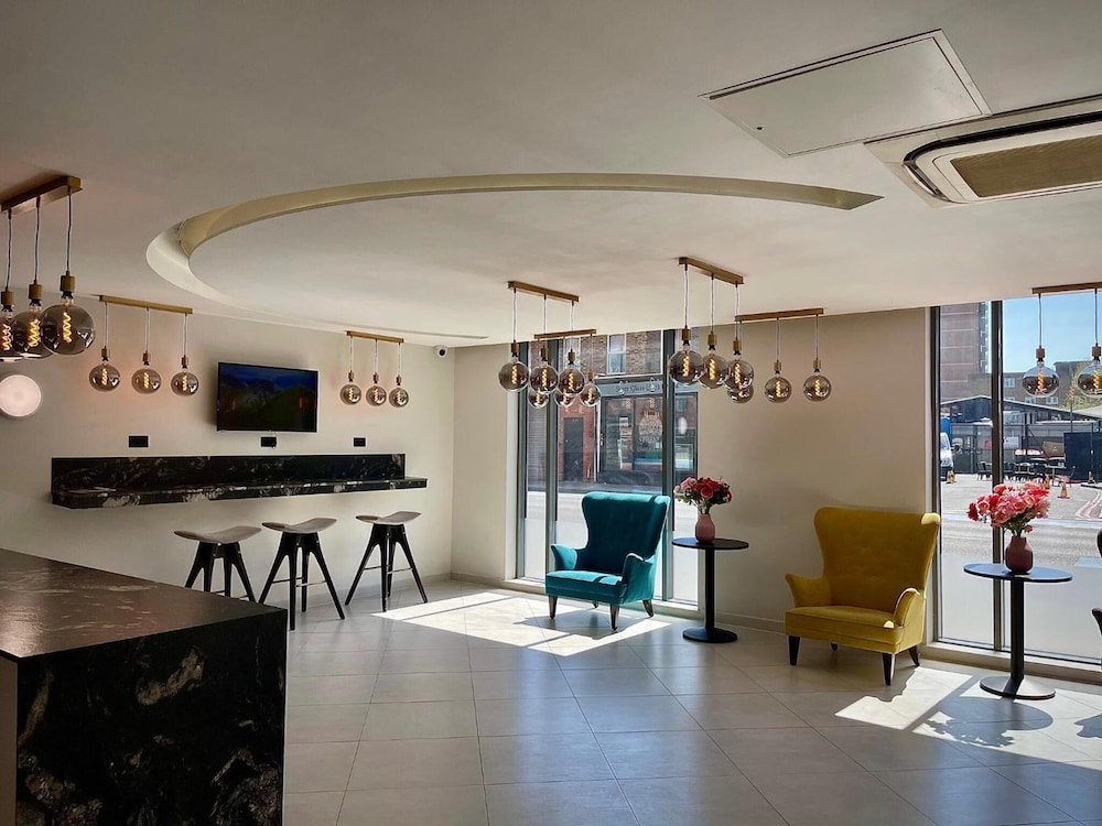 Axiom Park Hotel 9/50
