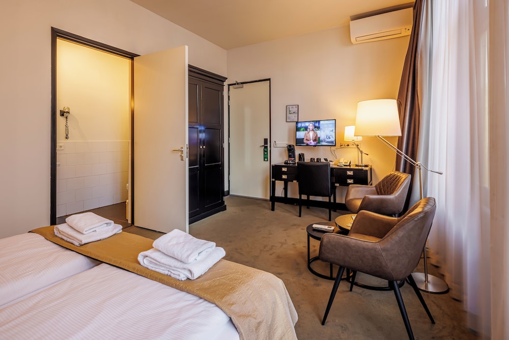 Inner, Deluxe, Twin Beds