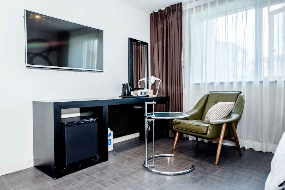 Publico Hotel 37/50