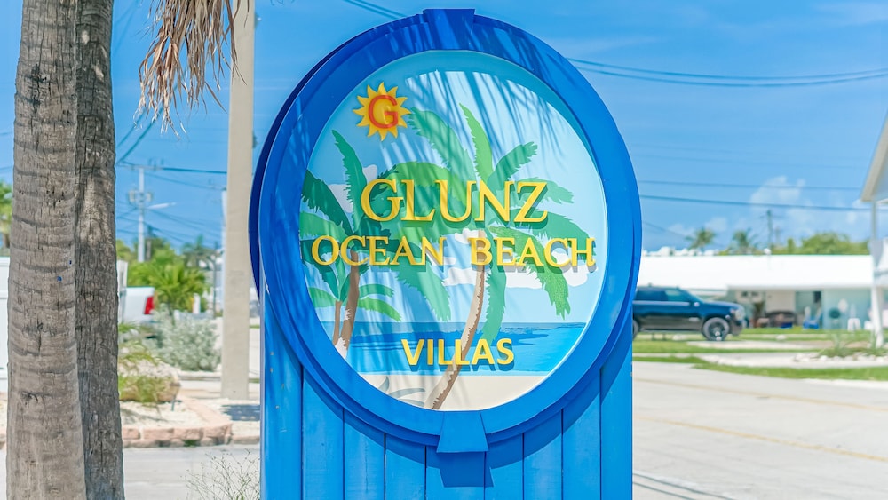 Glunz Ocean Beach Hotel and Resort 66/73