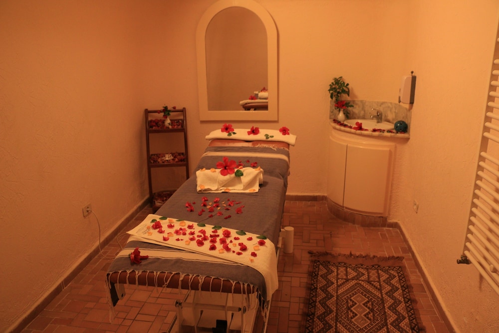 Lella Baya And Thalasso 27/71