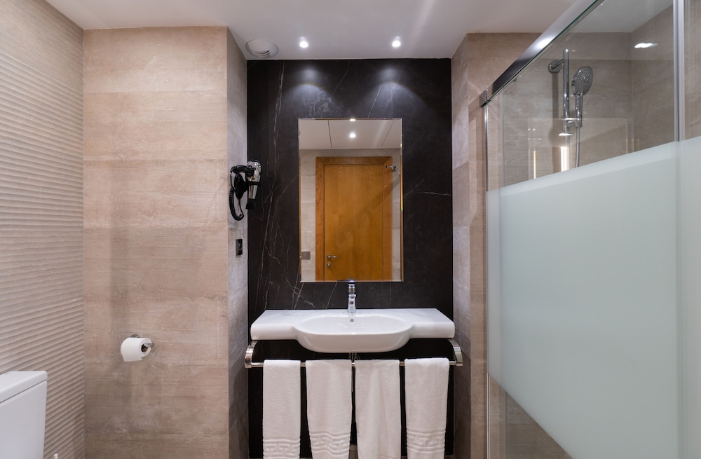 Hotel Apartamentos Bajondillo 24/64
