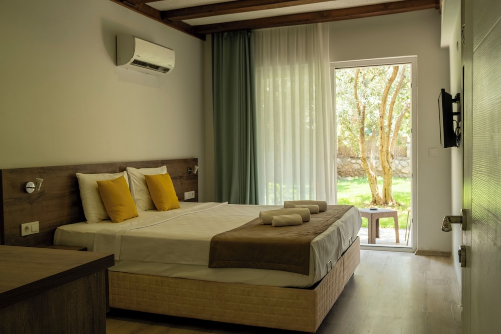 ECONOMY, QUEEN BED