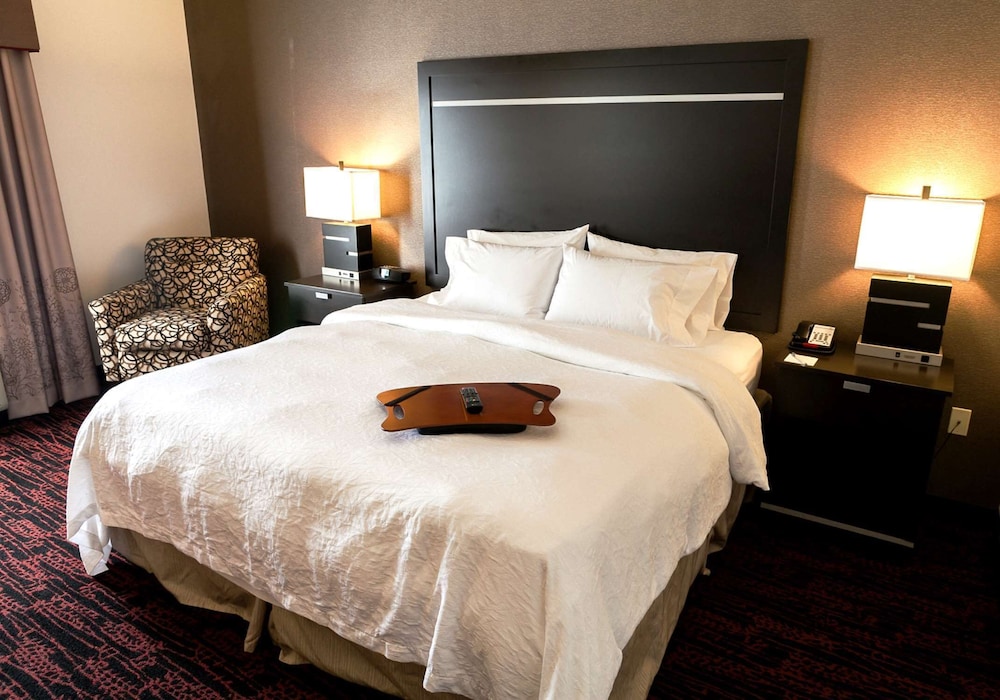 Hampton Inn and Suites Tulsa Hills 14/37