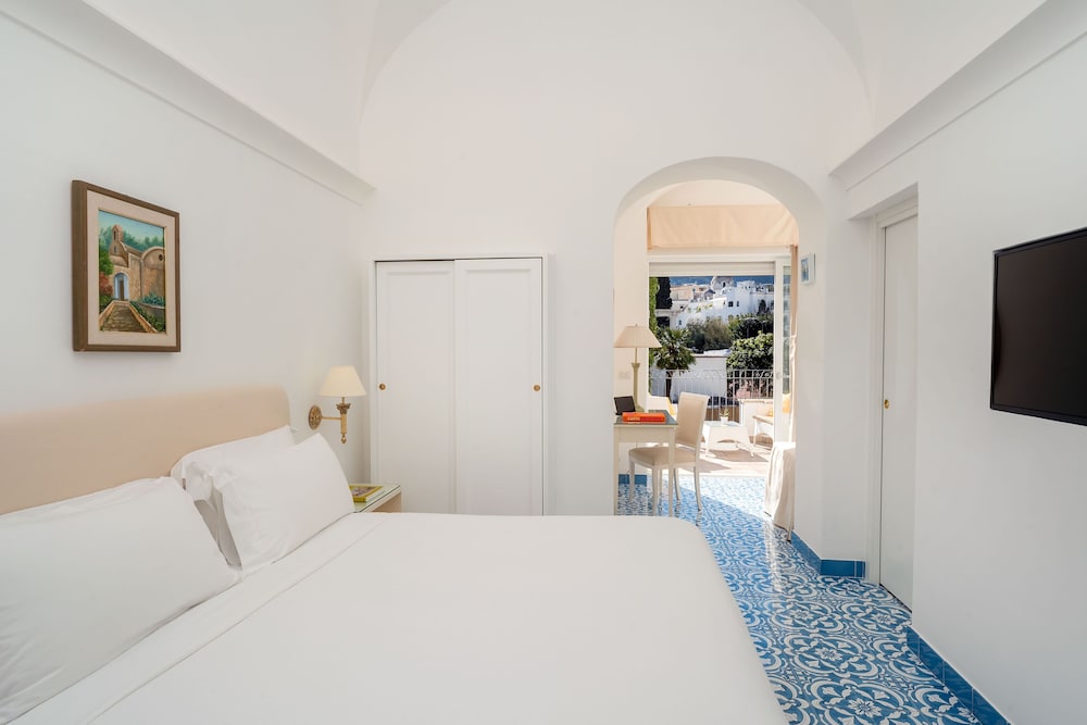 ROOM, TRIPLE, GARDEN VIEW