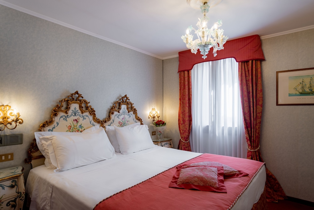 VENETIAN, CLASSIC