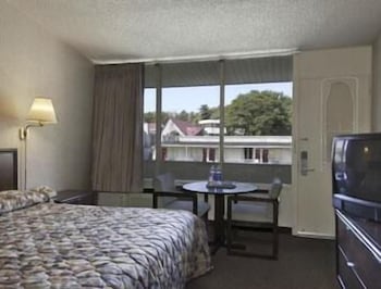 Motel6 New Brunswick, NJ 24/42